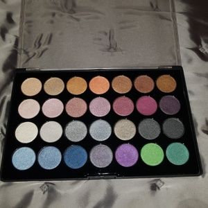 BH Cosmetics - Foil Eyes 2 - 28 Color Eyeshadow Palette